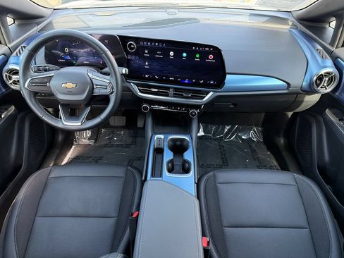 Used 2024 Chevrolet Equinox EV LT FWD image 20