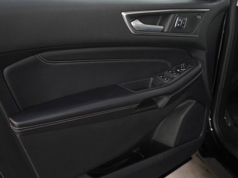 Used 2022 Ford Edge Titanium w/ Equipment Group 301A image 22