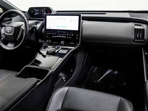 Used 2024 Toyota bZ4X Limited image 17