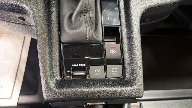 Used 2023 Toyota Sienna XLE FWD image 33