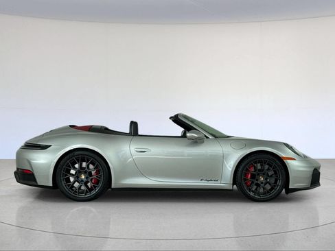 Certified 2025 Porsche 911 Carrera 4 GTS AWD/4WD image 9