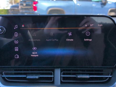 New 2026 Chevrolet Trax ACTIV w/ Sunroof Package image 18