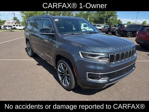Certified 2024 Jeep Wagoneer L Series III w/ Premium Group I AWD/4WD image 2