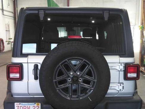 Used 2024 Jeep Wrangler Unlimited Sport AWD/4WD image 6