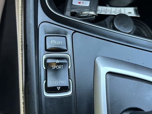 Used 2018 BMW 320i Sedan image 37