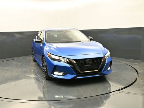 Used 2021 Nissan Sentra SR FWD image 2