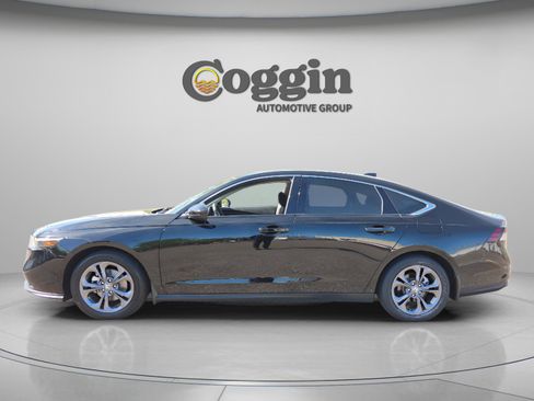 Certified 2023 Honda Accord EX image 2