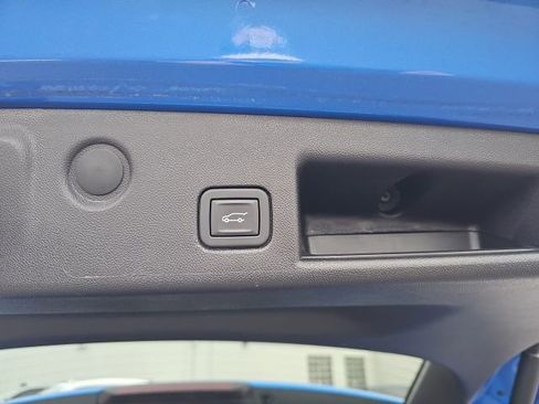 Used 2024 Chevrolet Equinox LT FWD image 12
