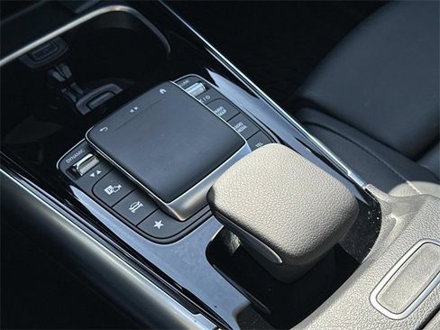 Certified 2023 Mercedes-Benz GLA 250 4MATIC image 31