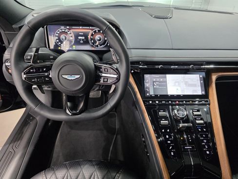 Used 2025 Aston Martin DB12 Coupe RWD image 10