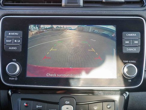 Used 2021 Nissan Leaf SV image 11