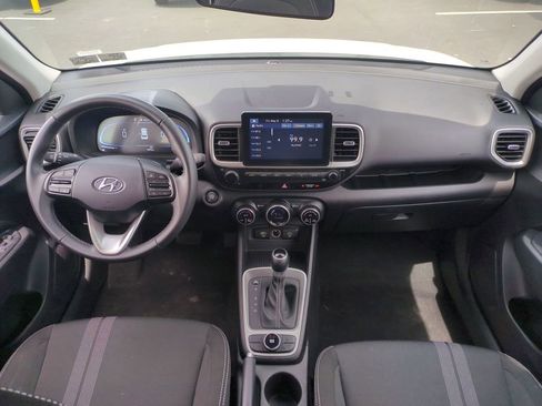 Used 2025 Hyundai Venue SEL FWD image 21