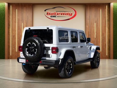 Used 2024 Jeep Wrangler Unlimited Rubicon 4xe AWD/4WD image 7