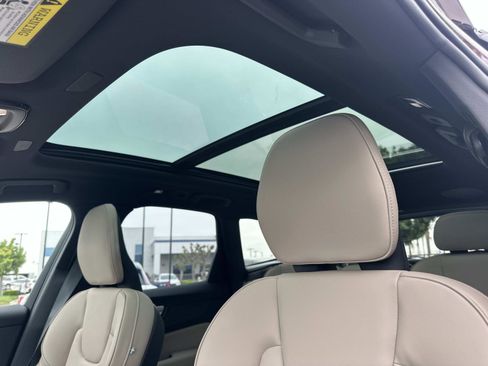 New 2026 Volvo XC60 B5 Plus w/ Climate Package PRO image 24