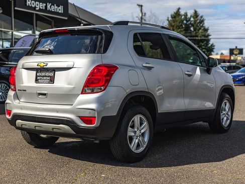 Used 2022 Chevrolet Trax LT w/ Driver Confidence Package AWD/4WD image 10