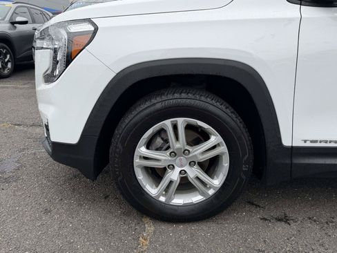 Used 2023 GMC Terrain SLE w/ Driver Convenience Package AWD/4WD image 9