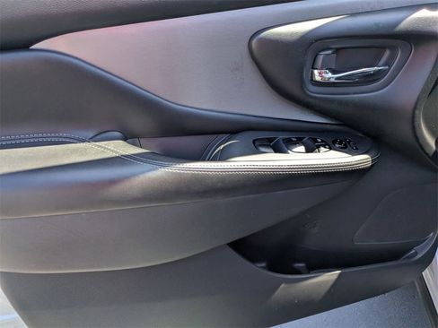 Used 2023 Nissan Murano SV image 14