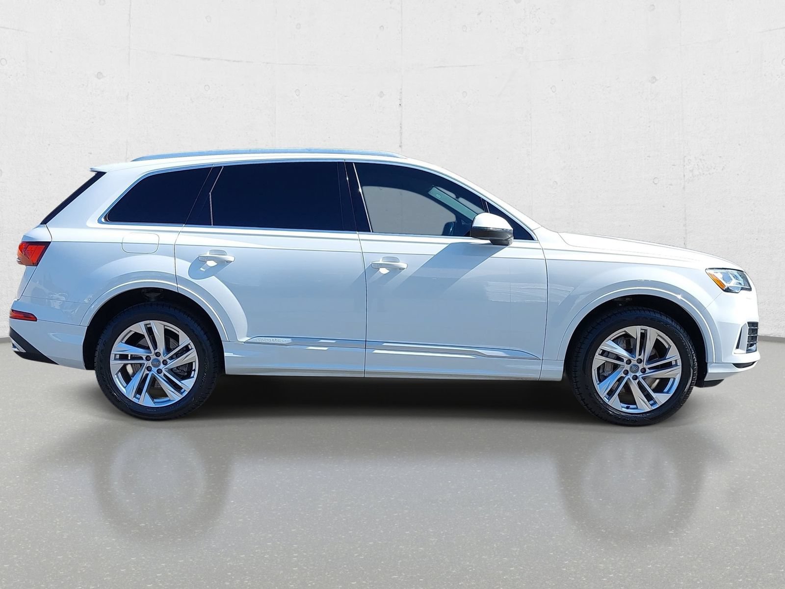 Used 2020 Audi Q7 2.0T Premium w/ Convenience Package AWD/4WD image 4
