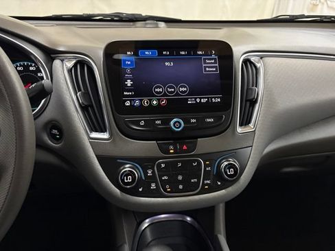 Used 2021 Chevrolet Malibu LT FWD image 30