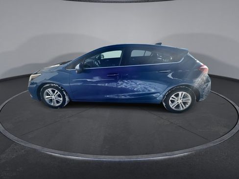 Used 2018 Chevrolet Cruze LT w/ Convenience Package image 4