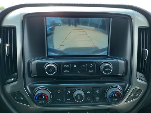 Used 2018 Chevrolet Silverado 1500 LT w/ All Star Edition AWD/4WD image 4