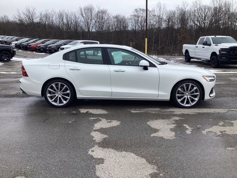 Used 2020 Volvo S60 T6 Momentum image 8