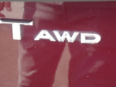 Used 2020 Lincoln Nautilus Premier w/ Equipment Group 101A image 10