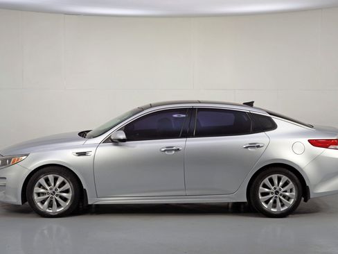 Used 2016 Kia Optima EX w/ Premium Package image 47