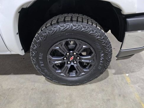 Used 2005 Chevrolet Silverado 1500 4x4 Crew Cab w/ Safe And Sound Package image 24