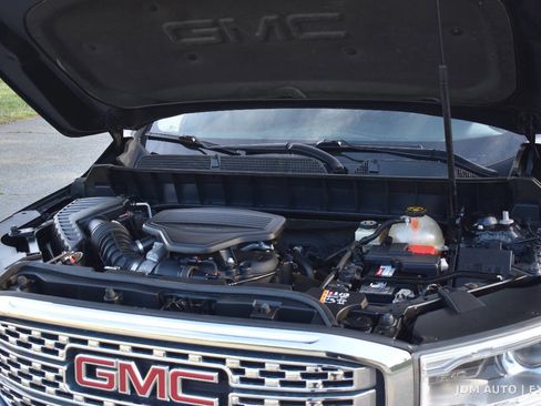 Used 2017 GMC Acadia Denali w/ Technology Package image 36