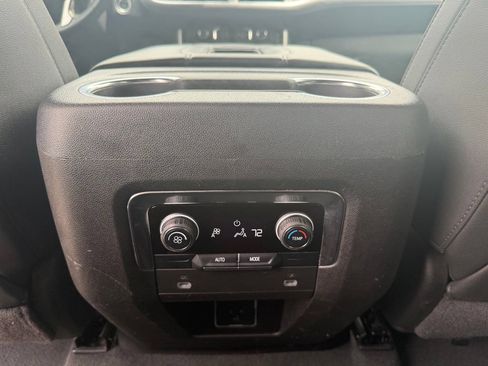 Used 2024 Chevrolet Tahoe LT RWD image 13
