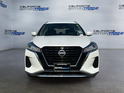 Used 2024 Nissan Kicks SV FWD image 2