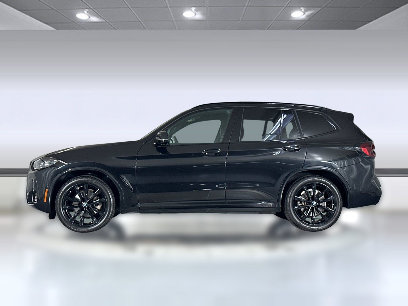 Certified 2024 BMW X3 xDrive30i w/ M Sport Package AWD/4WD image 2