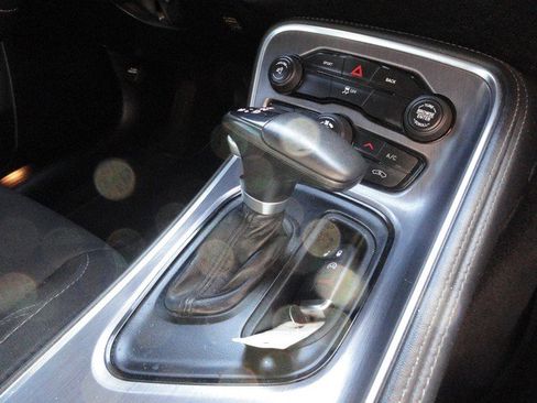 Used 2016 Dodge Challenger SXT image 16