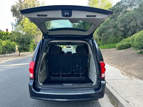 Used 2014 Dodge Grand Caravan SXT FWD image 10