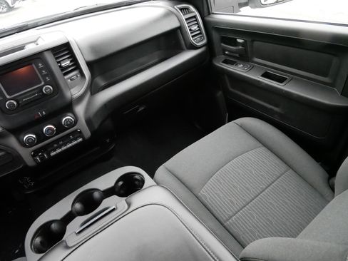 Used 2024 RAM 3500 Tradesman w/ Chrome Appearance Group image 11