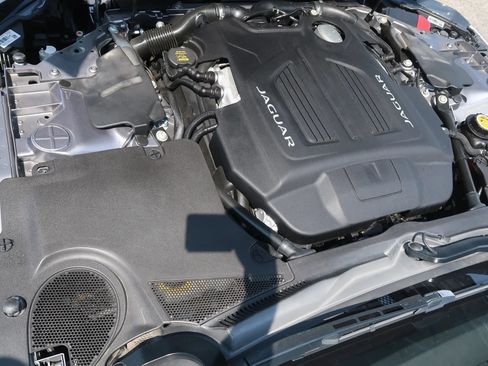 Used 2020 Jaguar F-TYPE R AWD/4WD image 41