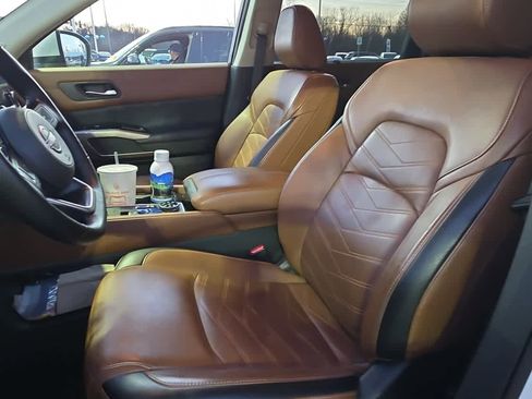 Used 2022 Nissan Pathfinder Platinum w/ Lighting Package (N93) image 10