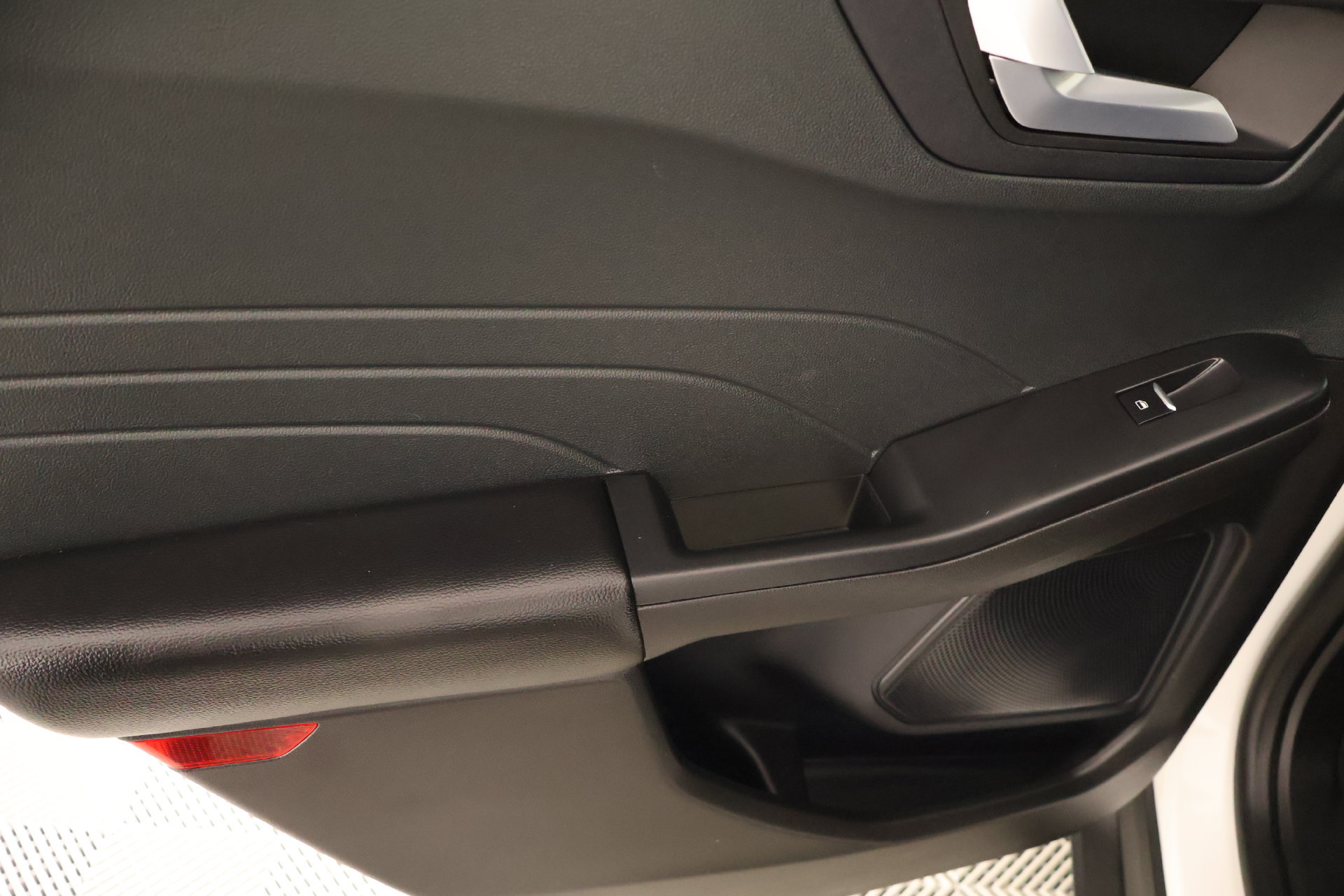 Used 2023 Ford Escape ST-Line FWD image 18