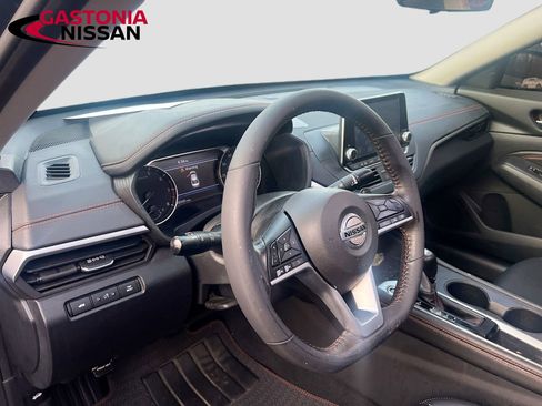 Used 2022 Nissan Altima 2.5 SR w/ Midnight Edition Package image 11