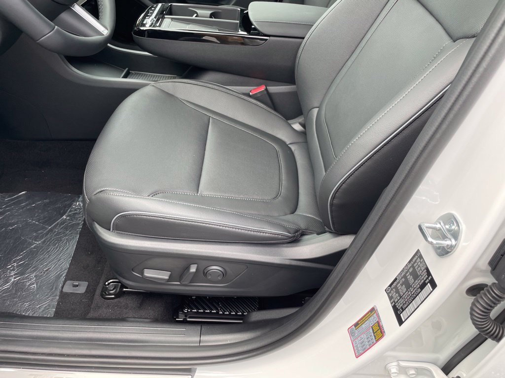 New 2026 Hyundai Tucson Limited FWD image 13