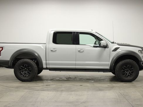 Used 2017 Ford F150 Raptor w/ Equipment Group 802A Luxury image 9