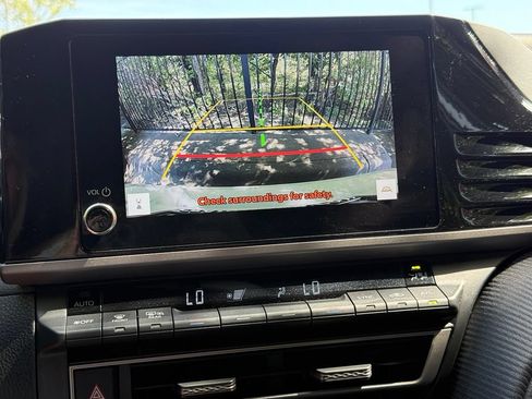 Used 2025 Toyota Camry SE FWD image 15
