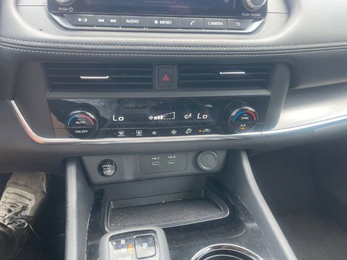 Used 2025 Nissan Rogue SV AWD/4WD image 19