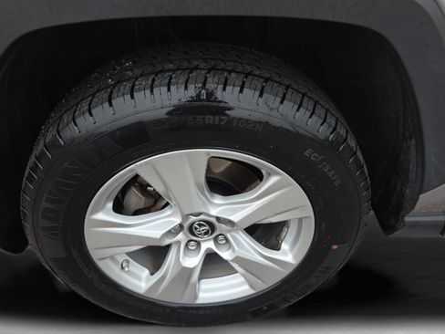 Used 2019 Toyota RAV4 XLE image 10