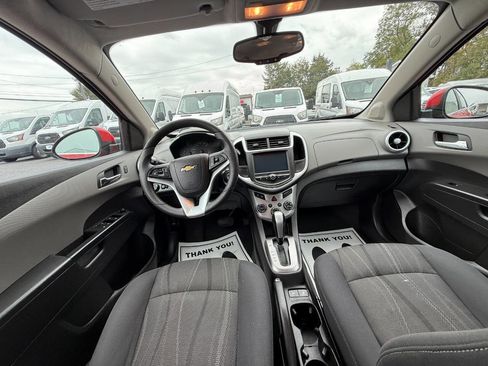 Used 2017 Chevrolet Sonic LT image 8