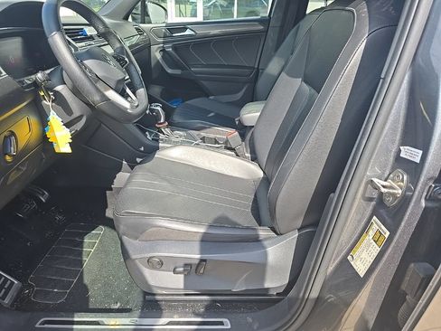 Used 2022 Volkswagen Tiguan SE R-Line FWD image 11