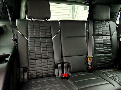 Used 2023 Cadillac Escalade Sport Platinum w/ LPO, ONYX Package AWD/4WD image 21