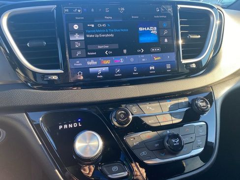 New 2026 Chrysler Pacifica Select image 31