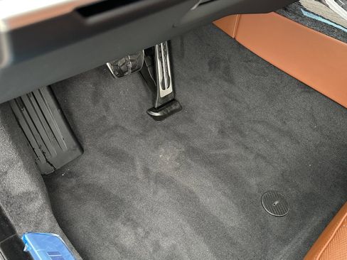 Used 2025 BMW 760i xDrive w/ Executive Package image 19